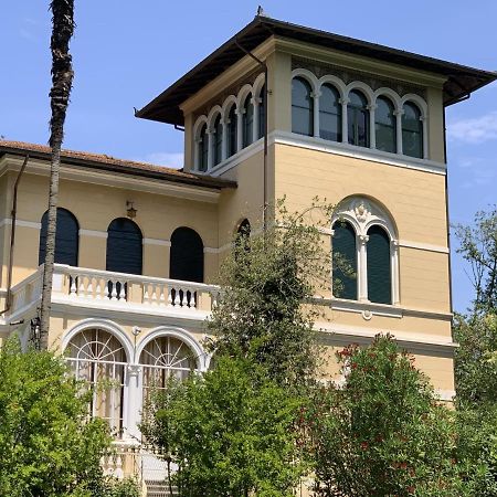 Villa Maria Luisa . Splendida Villa Liberty Lucca Bagian luar foto